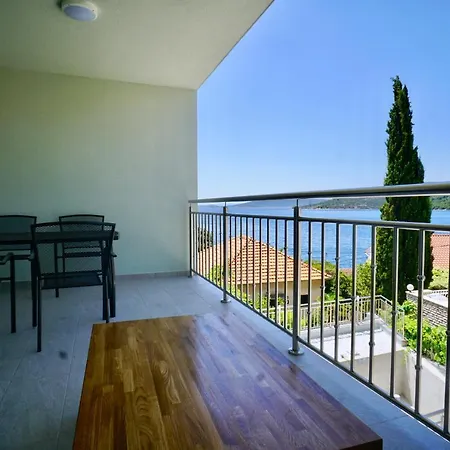 Trogir-luxury Sapphirus סגט ווראנייצה