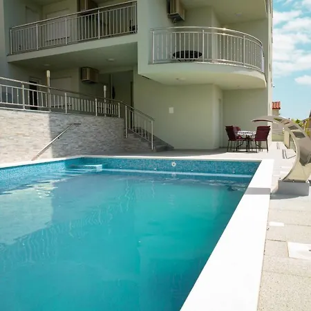 Trogir-luxury Sapphirus דירה סגט ווראנייצה