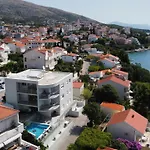 Trogir-luxury Sapphirus * Seget Vranjica